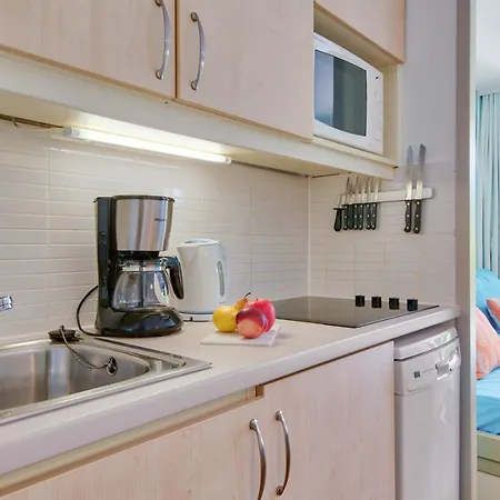 Aparthotel Pierre & Les Parcs De 3*