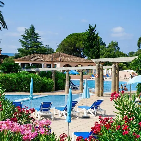 Pierre & Les Parcs De 3*