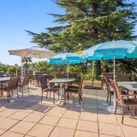 Aparthotel Pierre & Les Parcs De 3*