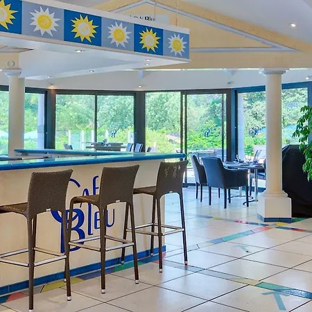 Pierre & Les Parcs De Aparthotel 3*