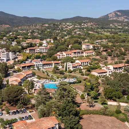 Aparthotel Pierre & Les Parcs De 3*