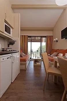 Aparthotel Pierre & Les Parcs De Grimaud