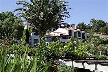 Pierre & Les Parcs De Aparthotel 3*