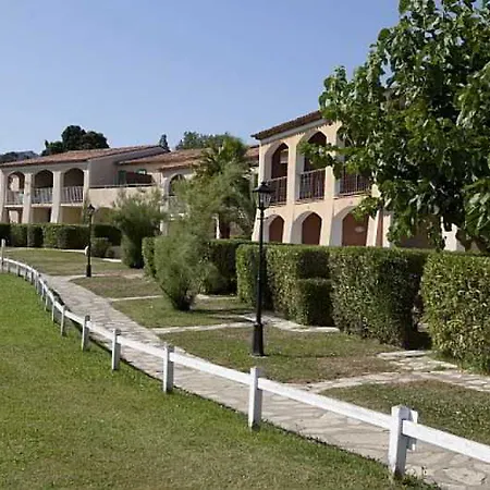 Aparthotel Pierre & Les Parcs De 3*