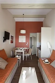 Pierre & Les Parcs De Aparthotel