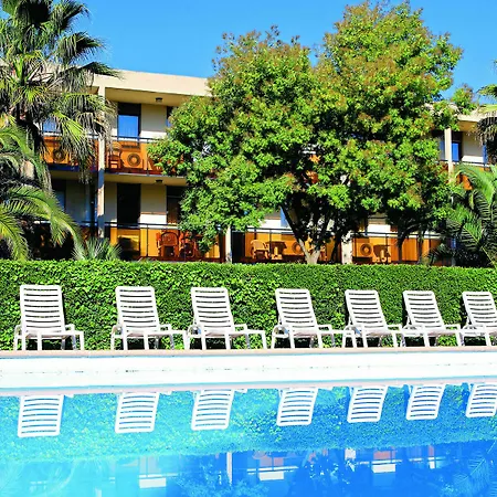 Pierre & Les Parcs De Aparthotel 3*